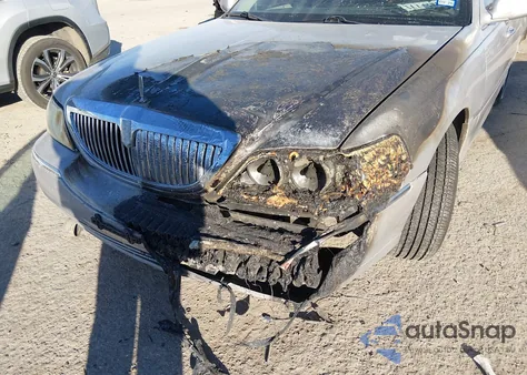 2011 Lincoln Town Car Signature Limited from USA, damaged, VIN 2LNBL8CV0BX750536